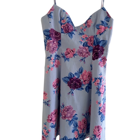 Zara floral dress - Picture 1 of 2